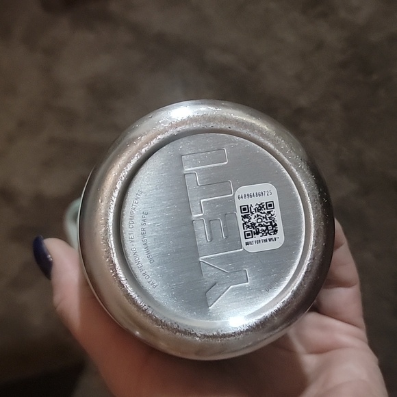 YETI STAINLESS STEEL BOTTLE - Picture 6 of 8